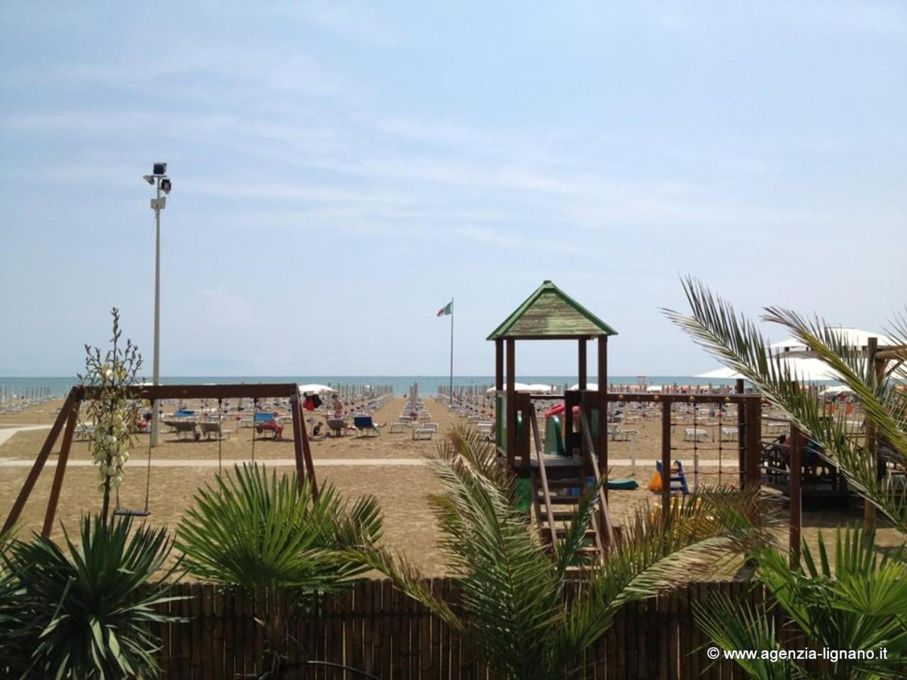 Villa Con 3 Camere Da Letto Lignano Sabbiadoro Dış mekan fotoğraf